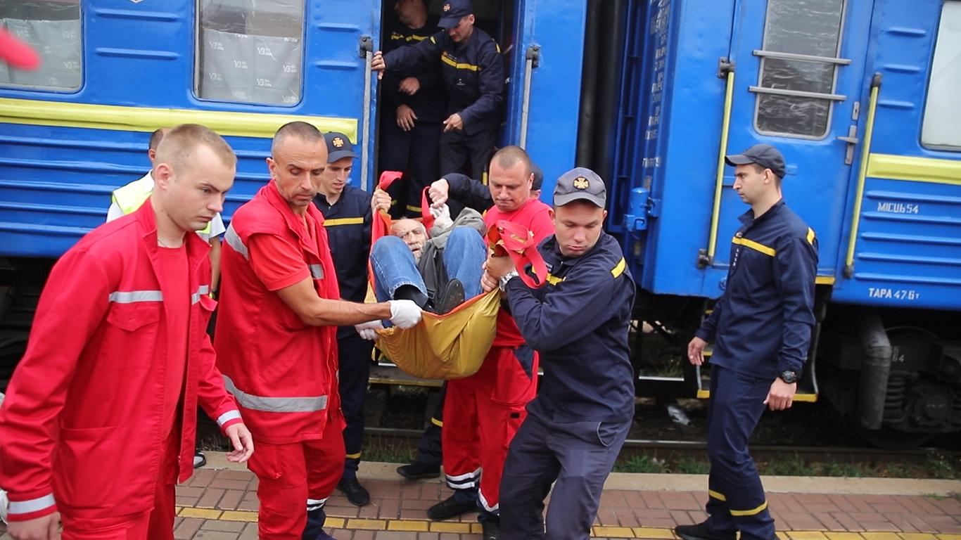 Сиділи до останнього, поки до селища не зайшли танки — евакуйована до Кропивницького з Донеччини