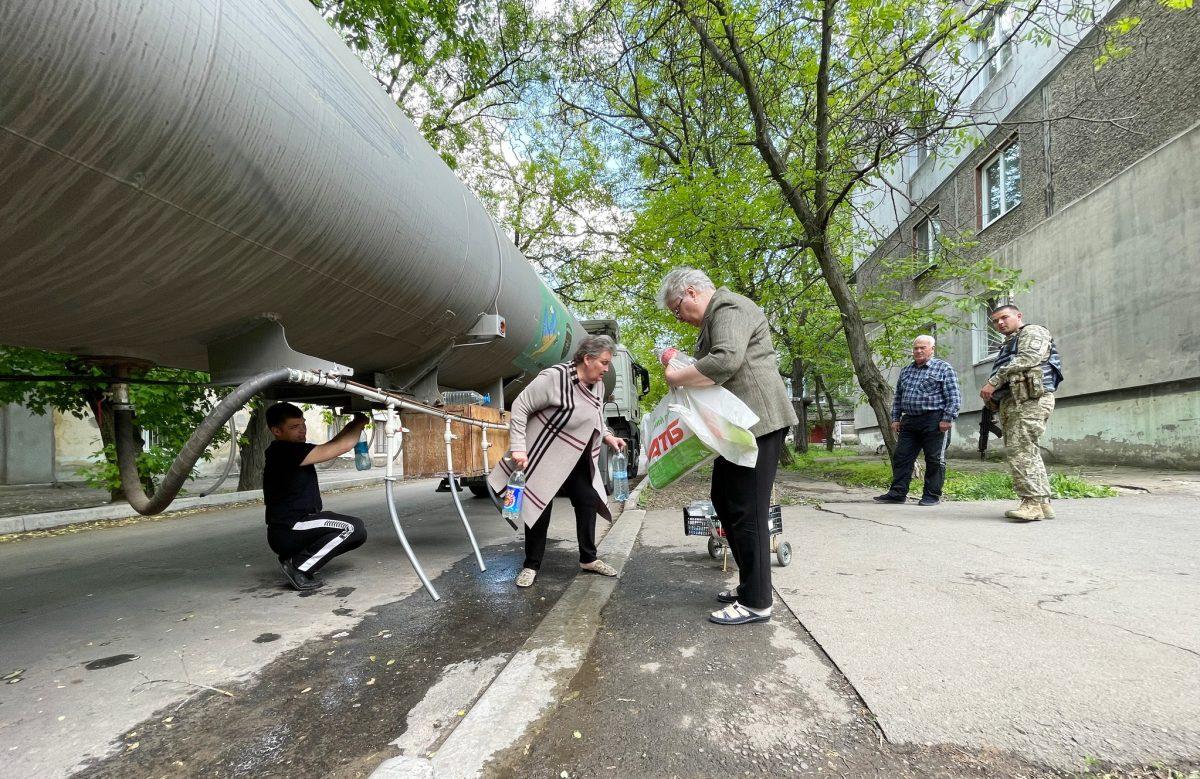 У Миколаєві питну воду продовжуємо роздавати з машин — Сєнкевич