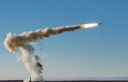 Російські окупанти обстріляли ракетами базу відпочинку на Одещині: є поранені