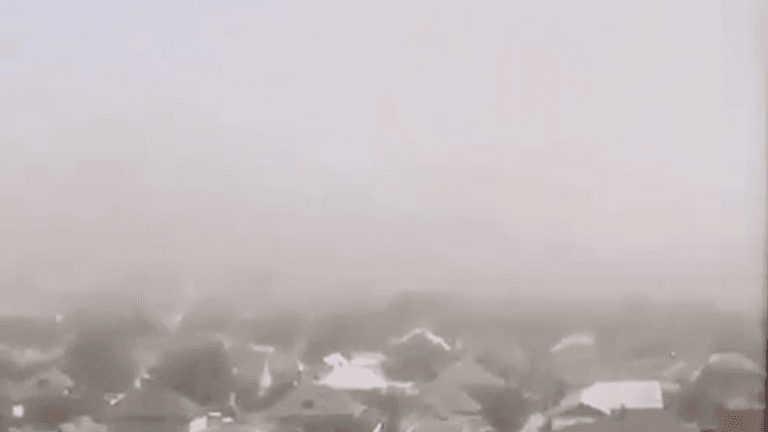 У Маріуполі масштабні пожежі: окупанти їх не гасять