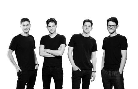 Військові нашу пісню «maskva» навмисно включають дуже гучно, щоб чули окупанти — учасник гурту «Spiv Brativ»