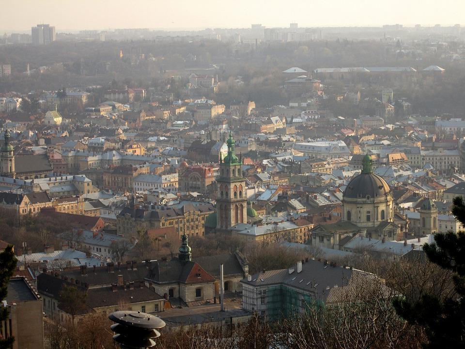 «Гостомельська» та «Героїв Маріуполя»: як у Львові відбувається деколонізація вулиць?