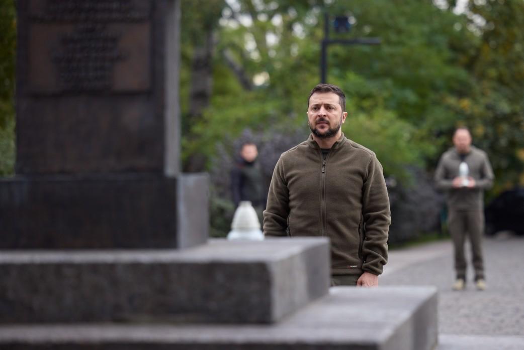 Подібні трагедії мають місце і сьогодні — Зеленський ушанував пам'ять жертв розстрілів у Бабиному Яру