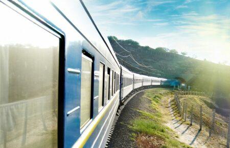 «Укрзализныця» запускает поезда для эвакуации людей из Крыма: проезд бесплатный