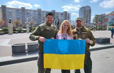 «Кілька життів ми врятували» — автори фільму «Позивний Бандерас» про волонтерство під час повномасштабної війни