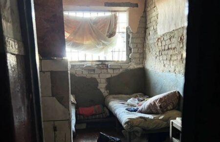 В Ізюмі виявили катівню, яку росіяни облаштували у відділку поліції (фото)