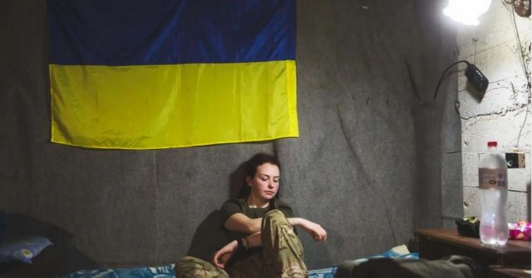 «Ми повернулись, щоб боротись далі» — звільнена з полону парамедикиня «Пташка»