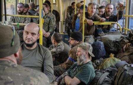 У полоні близько 800 «азовців», з них понад 40 жінок, серед яких — вагітні