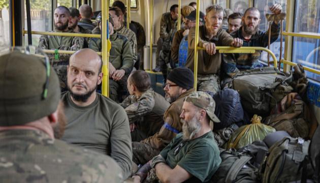 У полоні близько 800 «азовців», з них понад 40 жінок, серед яких — вагітні