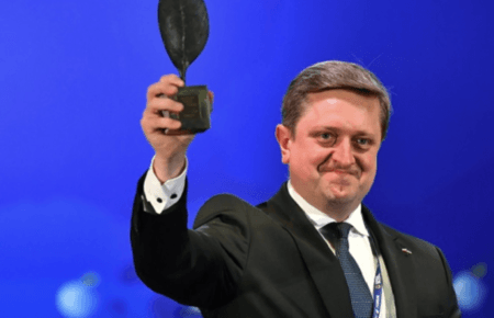 Владимир Зеленский получил премию «Человек года» XXXI Экономического форума