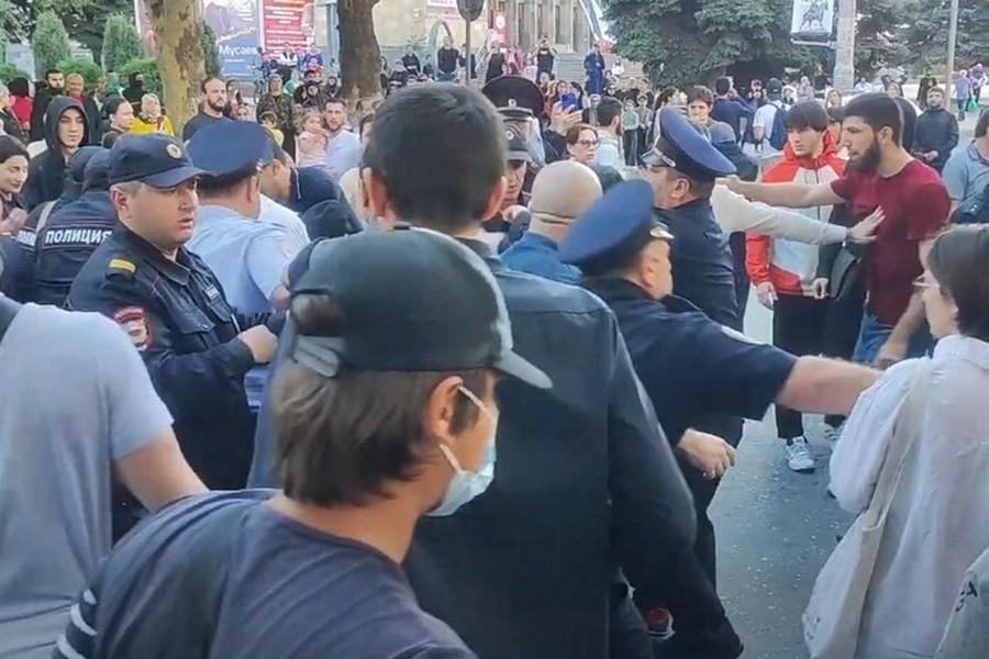 Протести у Дагестані є початком кінця РФ — експерт з Близького Сходу