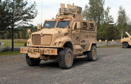 Байден розповів Зеленському про новий пакет допомоги на 625 мільйонів доларів: HIMARS, артилерійські системи та бронетехніка