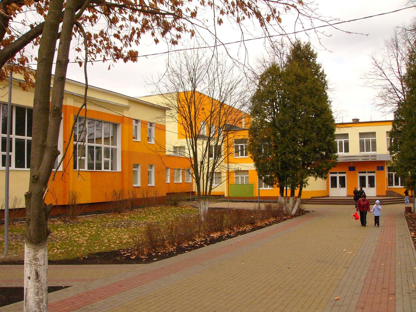 Заклади освіти на Київщині з 10 до 14 жовтня працюватимуть у дистанційному режимі