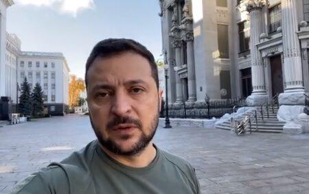 «Они стремятся к панике и хаосу, хотят уничтожить нашу энергосистему» — Зеленский об утренних обстрелах