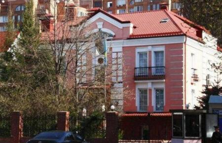 Фейки про закриття диппредставництв поширюють російські джерела, щоб сіяти паніку — речник МЗС