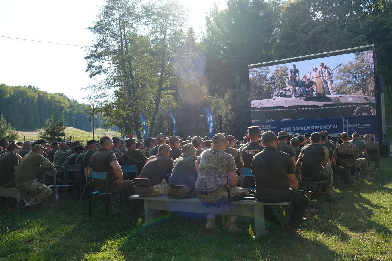 У рамках туру «Кіно заради перемоги» відбулося понад 900 кінопоказів