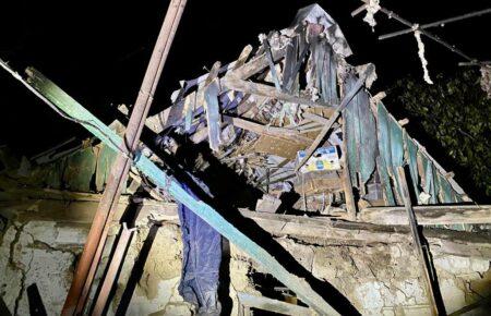 Окупанти вночі обстріляли Дніпропетровщину, найбільше постраждав Нікополь