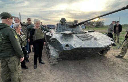 Міністерка оборони ФРН пообіцяла надати Україні системи ППО IRIS-T, «найближчими днями»  — Welt