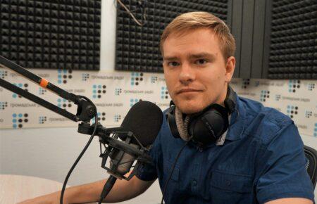 Зараз у нас є завдання очистити тил від маркерів окупації — Андрій Савчук про демонтаж бюста Пушкіна