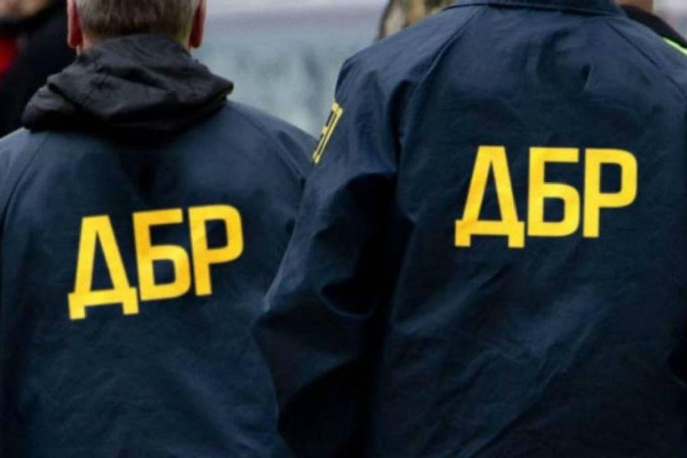 ​ДБР відкрило справу щодо працівників ТЦК у Тернополі, які заштовхали чоловіка до автівки