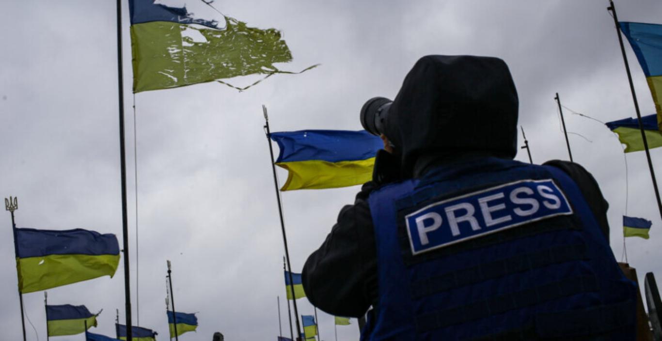 Розслідування, подкаст про секс і форум про Луганщину: як релоковані медіа шукають нові форми