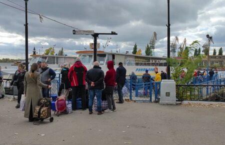 Окупанти наказали жителям Херсона покинути місто і переправитись на лівий берег Дніпра