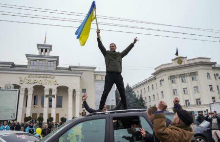 ЗСУ виганяли росіян з Херсона настільки точково, що вікна у будинках напроти цілі — журналіст