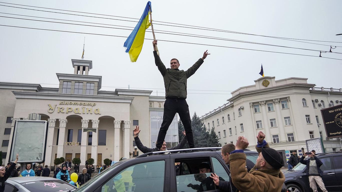 ЗСУ виганяли росіян з Херсона настільки точково, що вікна у будинках напроти цілі — журналіст