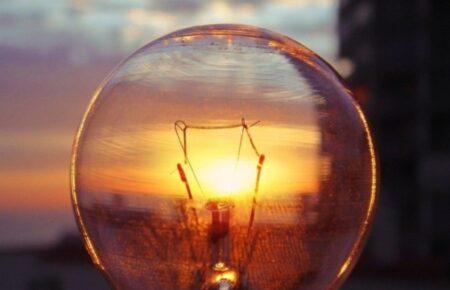 «Укренерго» продовжило дію графіків погодинного відключення: де вимикатимуть світло