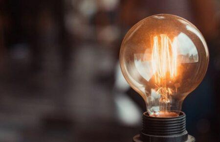 Через нові атаки окупантів на енергетичні об'єкти, у Києві застосують естрені відключення світла