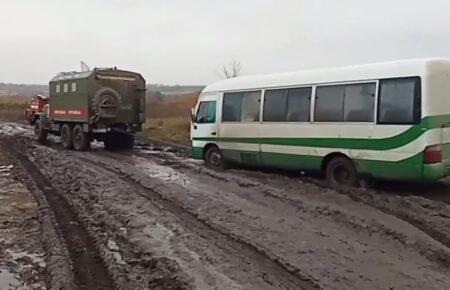 Окупанти на Запоріжжі обстріляли колону цивільних авто на «Дорозі життя» (ВІДЕО)