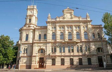 З музею у Херсоні російські окупанти викрали 80% картин, їм допомагали «спеціалісти» з Криму