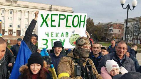 Мене дивувало, коли говорили, що росіяни самі тікають, бо вони змушені були відходити під тиском ЗСУ — Зеленський про звільнення Херсона