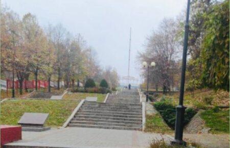 З головної площі тимчасово окупованого Мелітополя зник прапор РФ