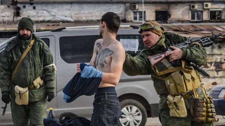 Цифрова безпека та правила спілкування з окупантами: що варто пам'ятати тим, хто живе в окупації