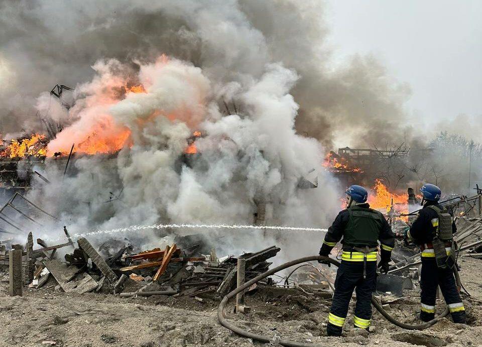 Обстріл Дніпра: є постраждалі, 7 приватних будинків частково зруйновані