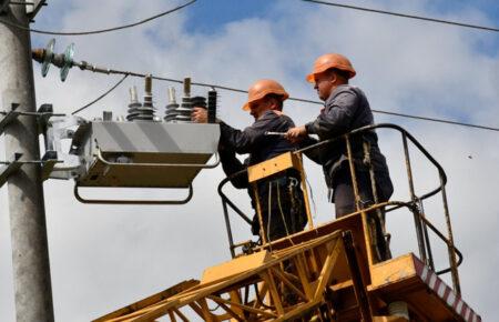 Укренерго застосувало аварійні відключення електрики в усіх регіонах України