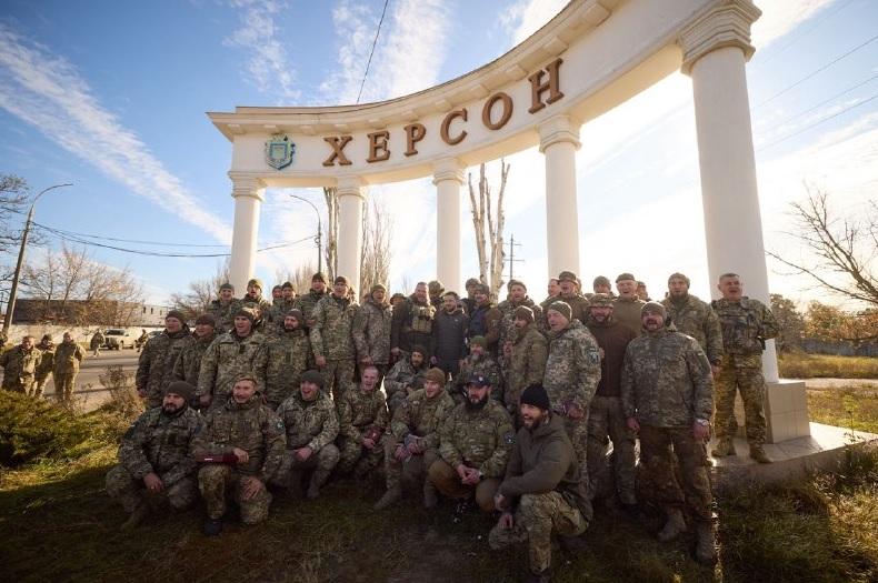 Зеленський приїхав у звільнений Херсон