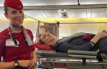 Найвища у світі жінка вперше сіла у літак