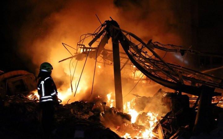 Російська армія вночі обстріляла об’єкт промислової інфраструктури на Харківщині: виникла пожежа