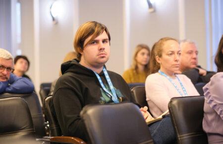 Коли тобі 13 у 2014-му і ти зі Стаханова, або як благодійні організації допомагають дітям