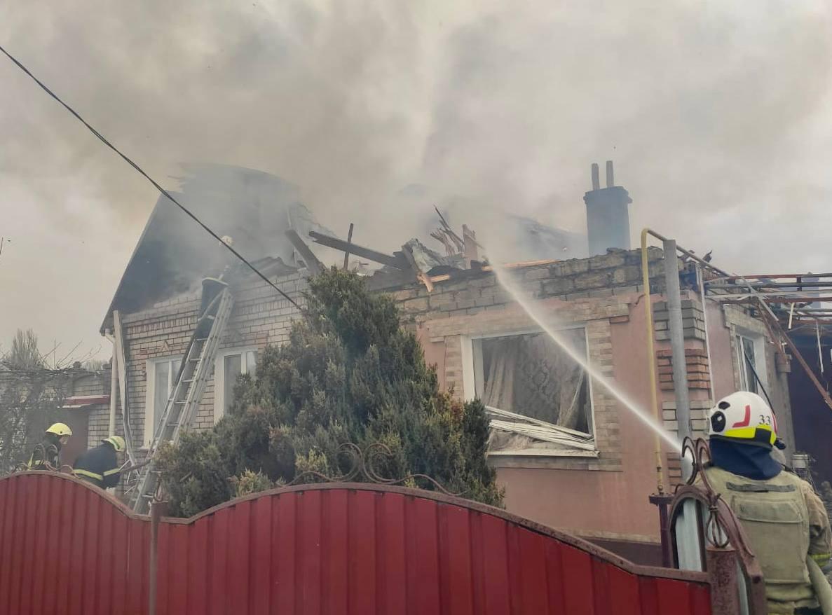 Російська армія з важкої артилерії обстріляла Дніпропетровську область: є загиблий та поранені