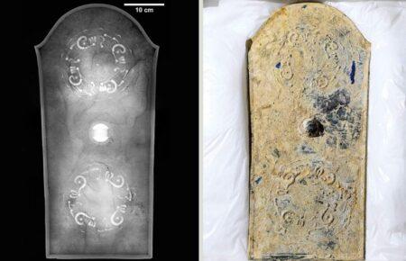 Археологи знайшли у кургані в Японії меч довжиною понад 2 метри та бронзове дзеркало у формі щита