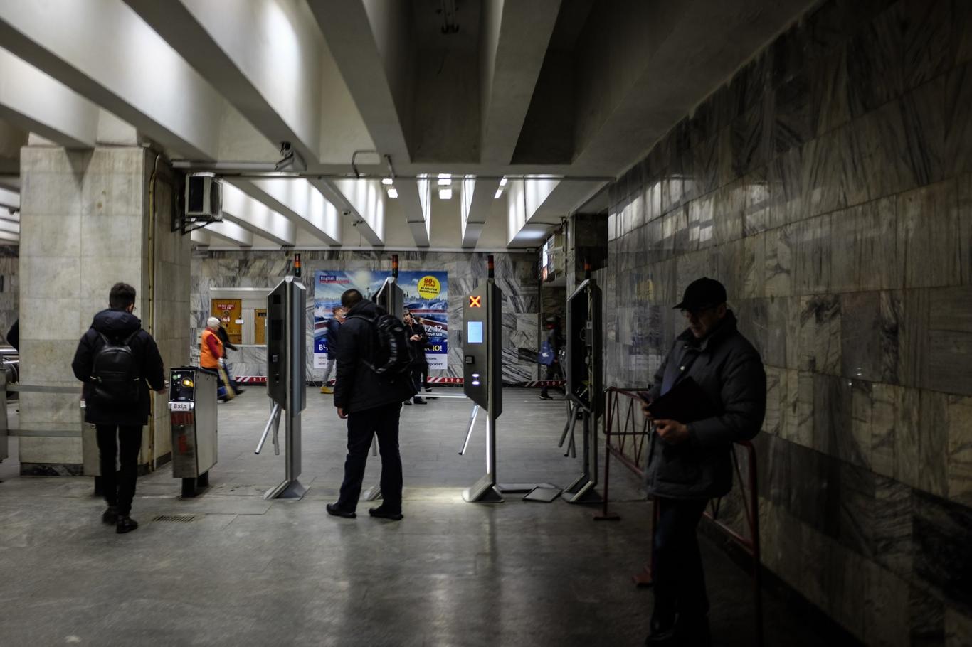 У метро Києва відновили роботу турнікетів після збою