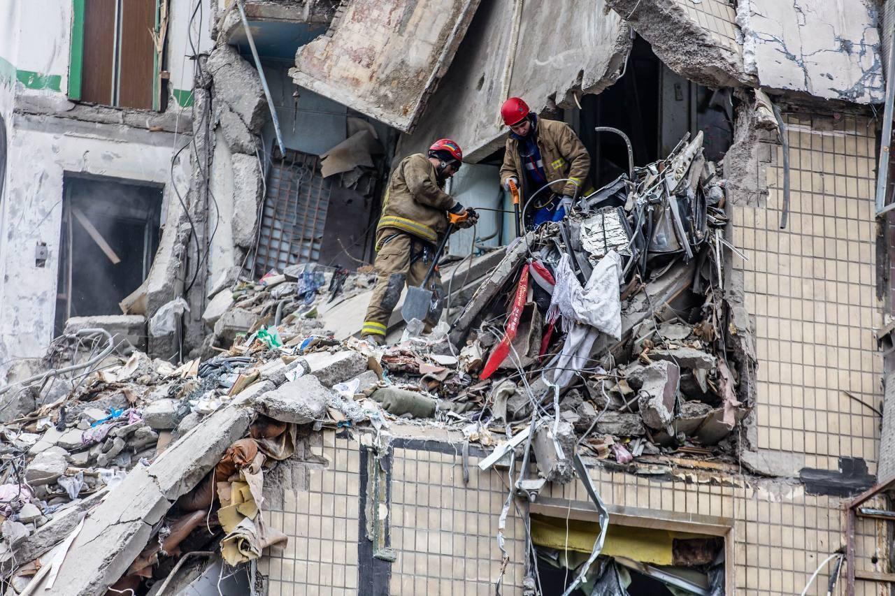 В Днепре количество погибших в результате удара по многоэтажке возросло до 40