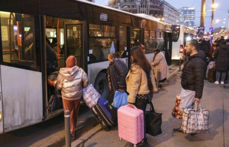 Румунія планує надати українським біженцям безкоштовний проїзд у транспорті на 5 днів