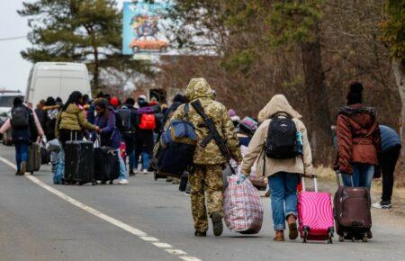 У Німеччині обговорюють скорочення пільг для біженців з України