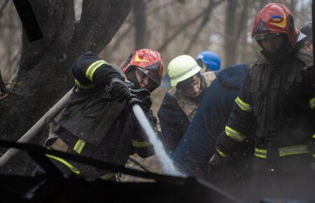 Окупанти атакували військовий об'єкт на Хмельниччині, пошкоджена злітно-посадкова смуга