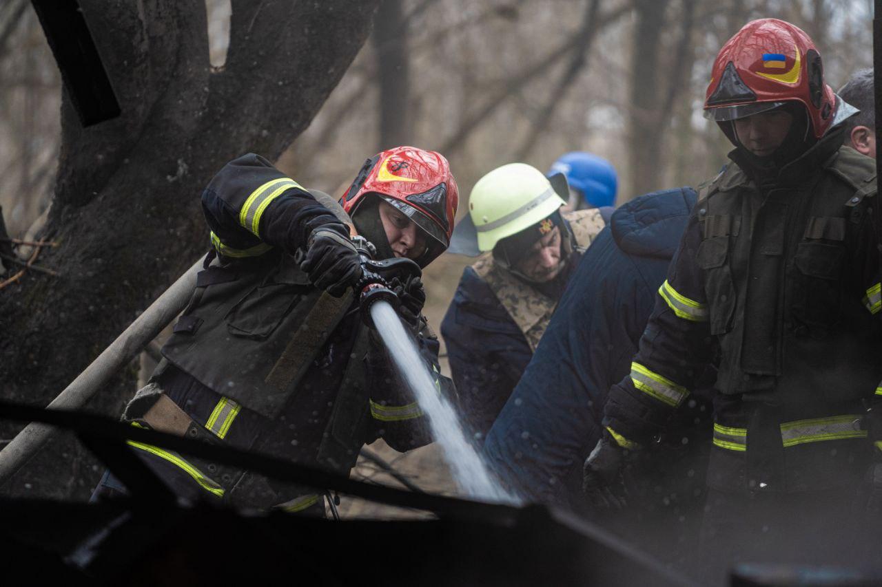 Окупанти атакували військовий об'єкт на Хмельниччині, пошкоджена злітно-посадкова смуга