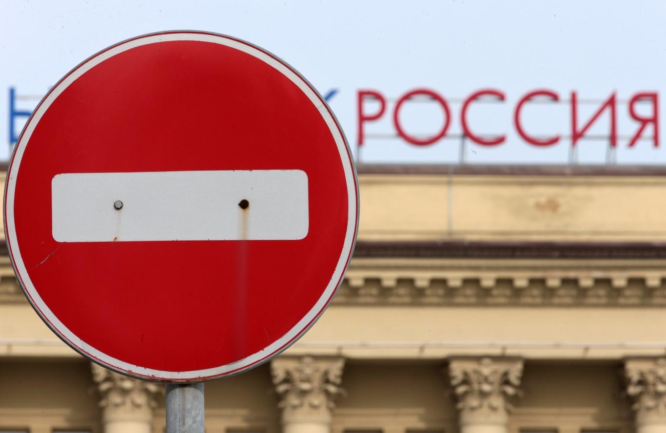Союзники України готують нові санкції проти Росії з метою закрити лазівки — Bloomberg